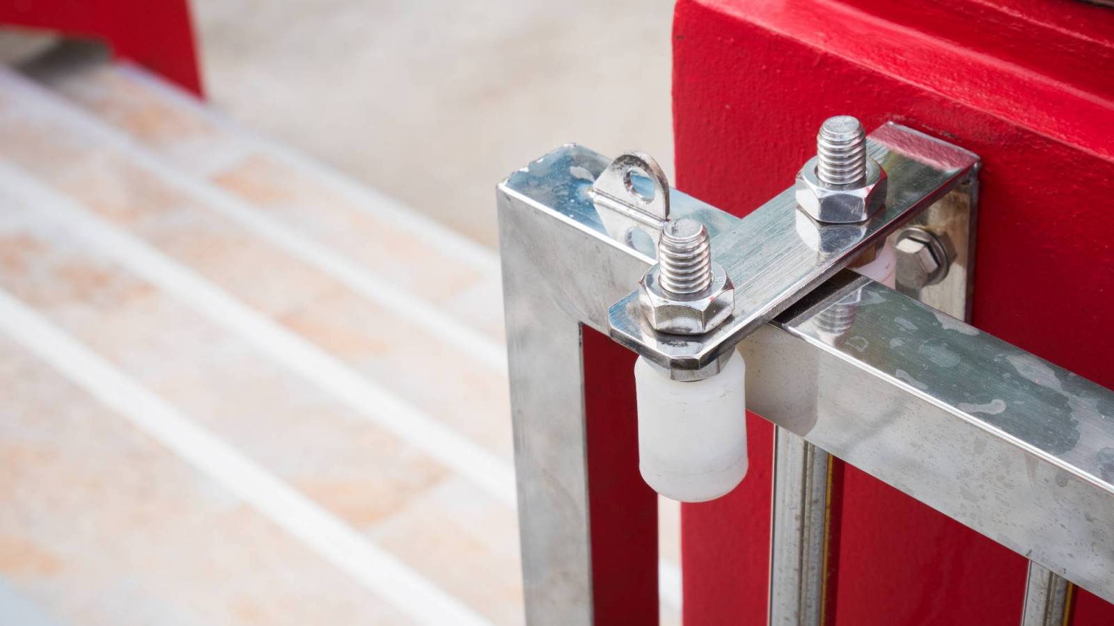 Nos pièces et accessoires pour vos portails battants, coulissants ou en inox 