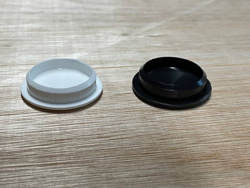 Obturateur plastique noir ou blanc